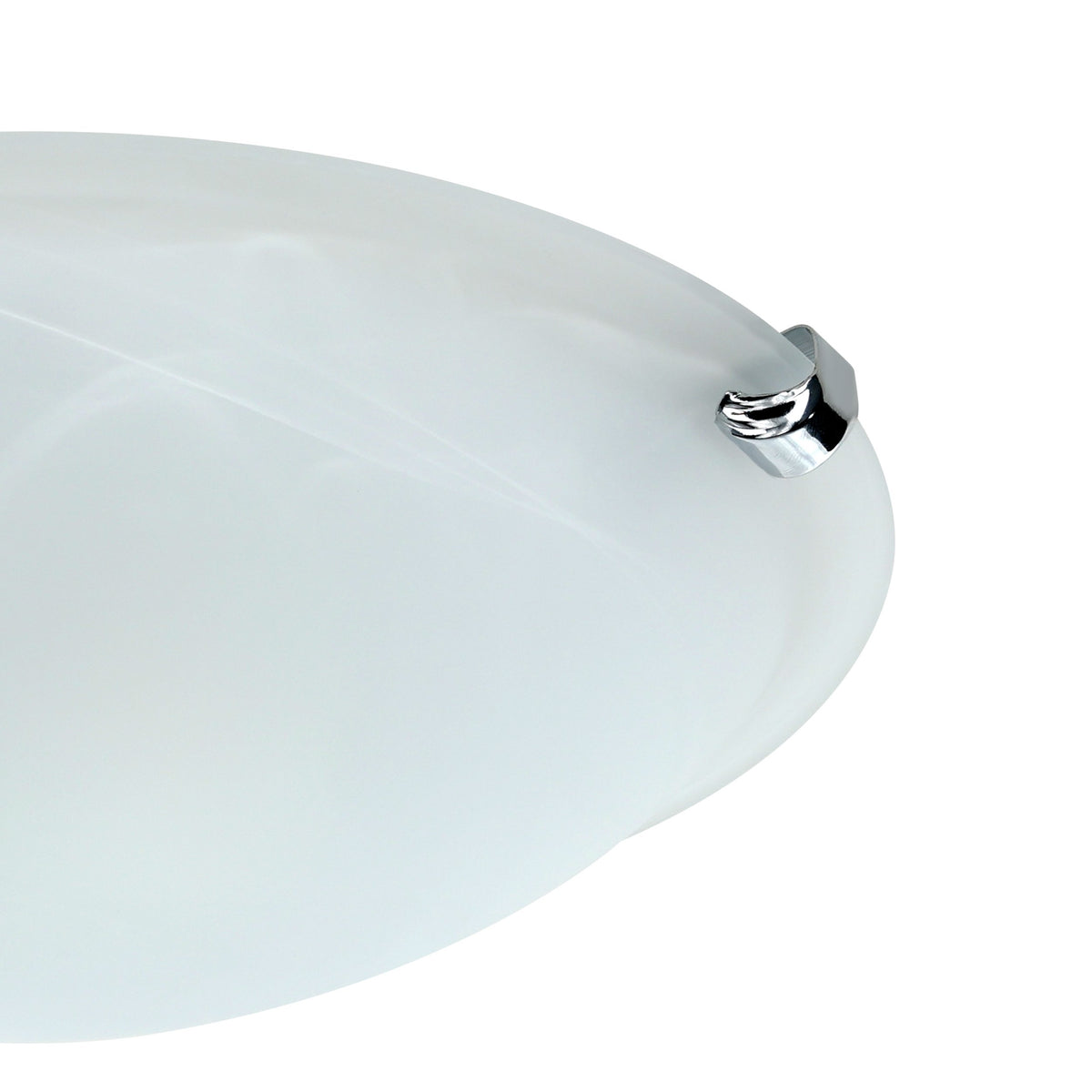 Gros plan sur la fixation chromée et le bord du diffuseur en albâtre