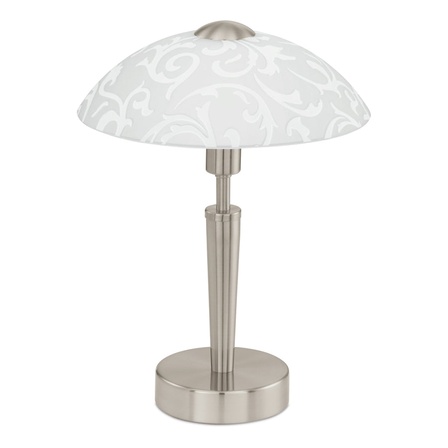 Second angle du produit sur fond blanc, abat-jour dôme et pied métallique nickel.