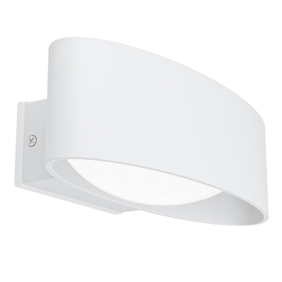 Vue de dessous montrant le module LED et la coupole intérieure du luminaire blanc