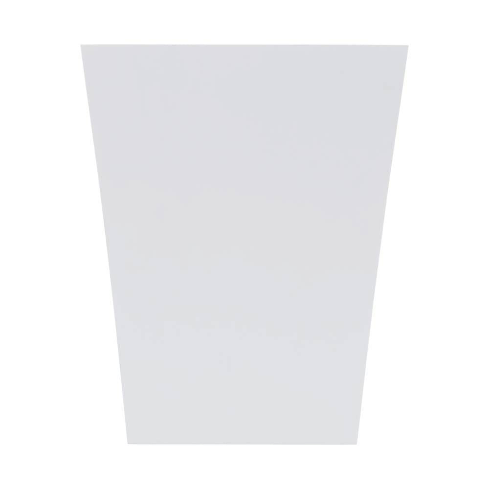Vue de face du diffuseur blanc trapézoïdal, surface lisse et légèrement incurvée