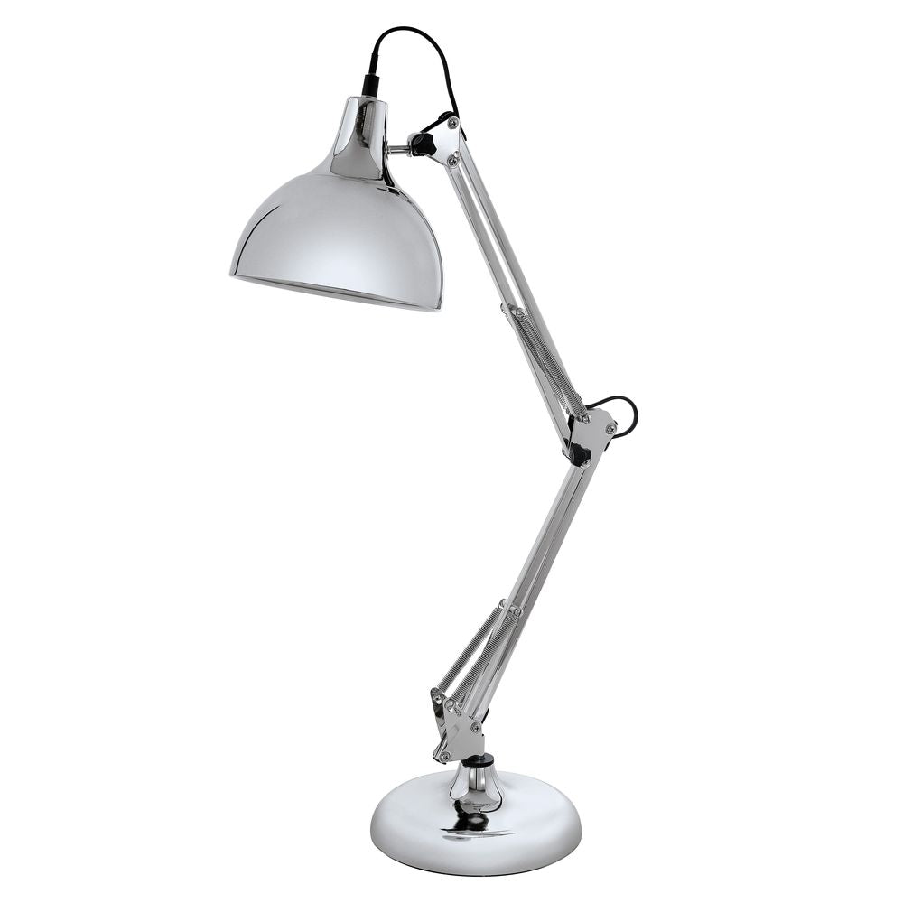 Lampe d'architecte chromée articulée de profil sur fond blanc uni