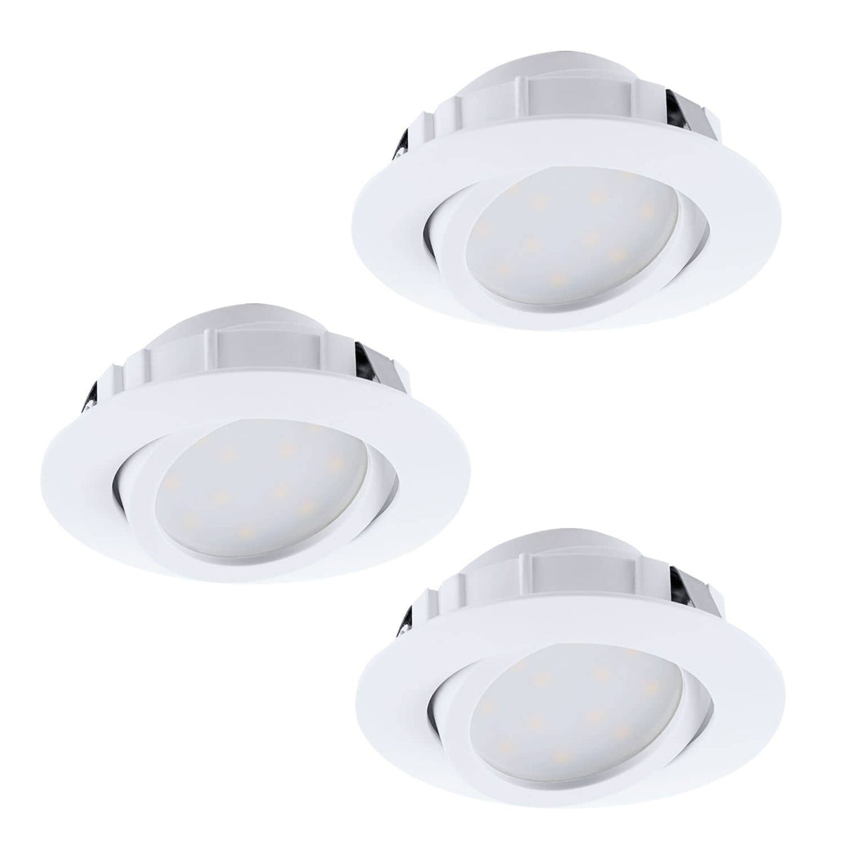 Trois spots encastrables blancs orientables présentés de trois quarts sur fond neutre