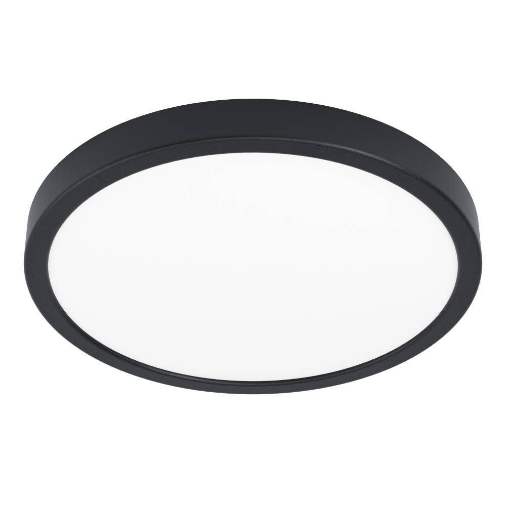 Plafonnier rond noir vu de biais, cerclage fin et diffuseur blanc opalin