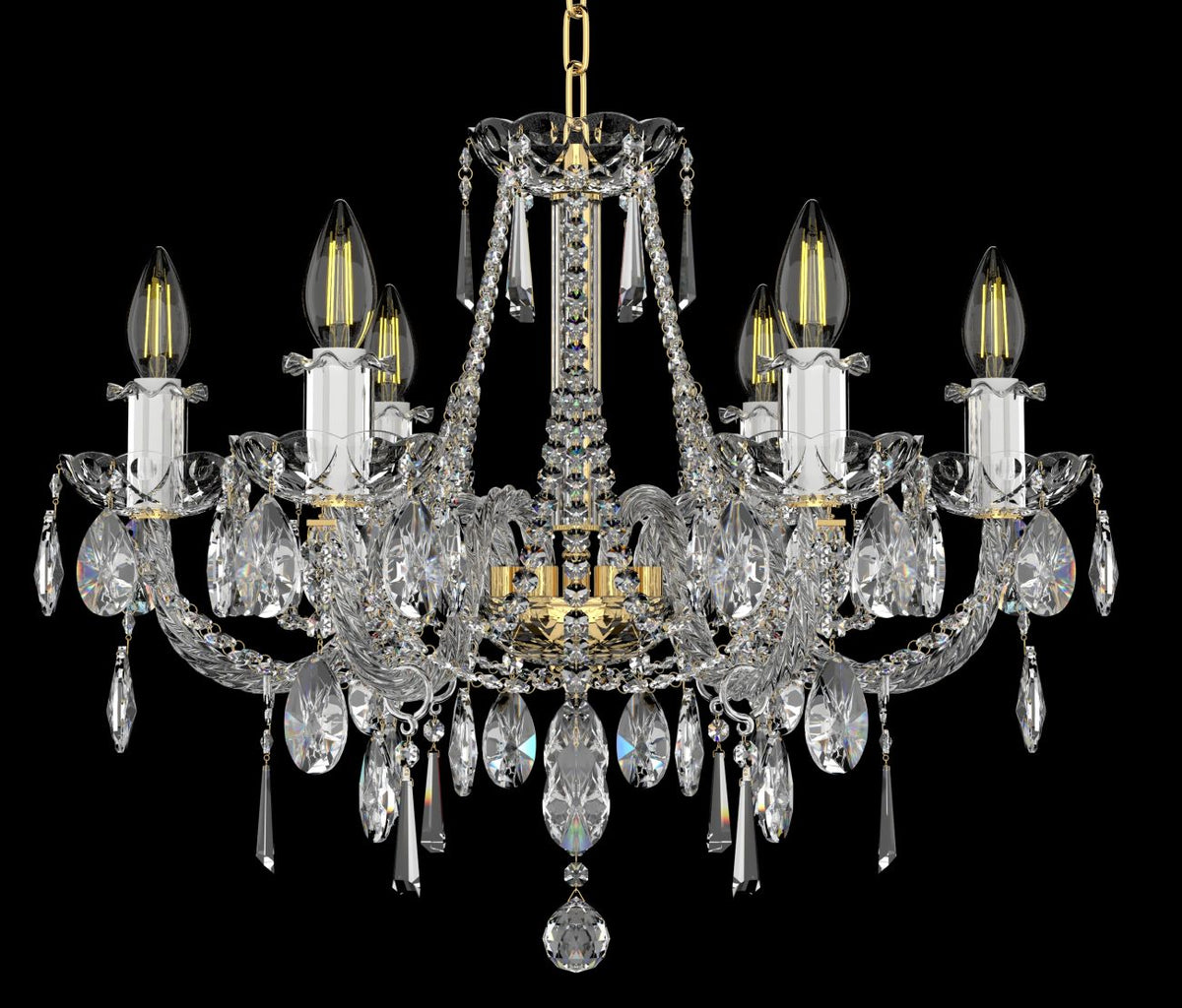 Lustre en cristal à six bras, monture dorée, face avant sur fond noir