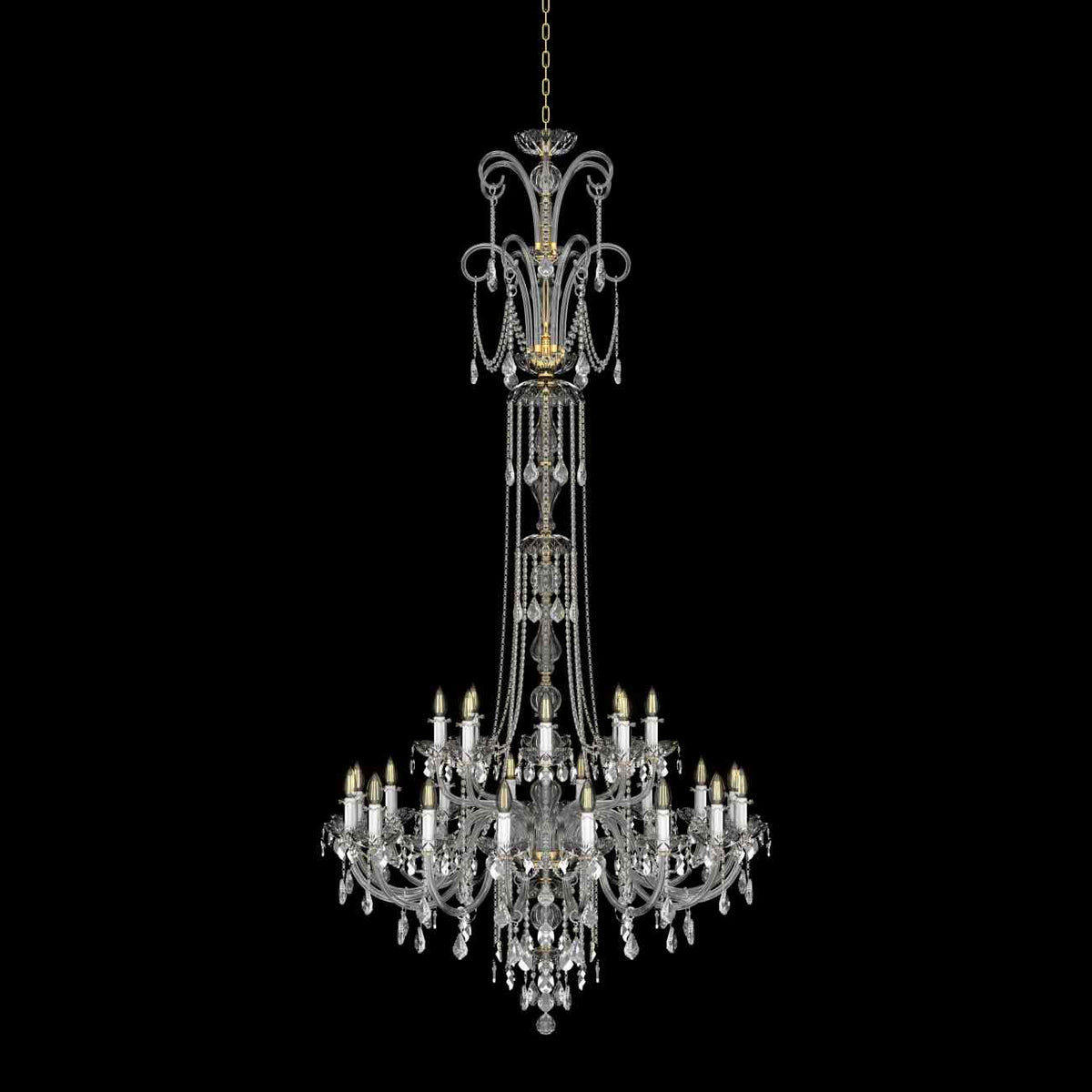 Lustre en cristal de face sur fond noir, bras et pendeloques visibles
