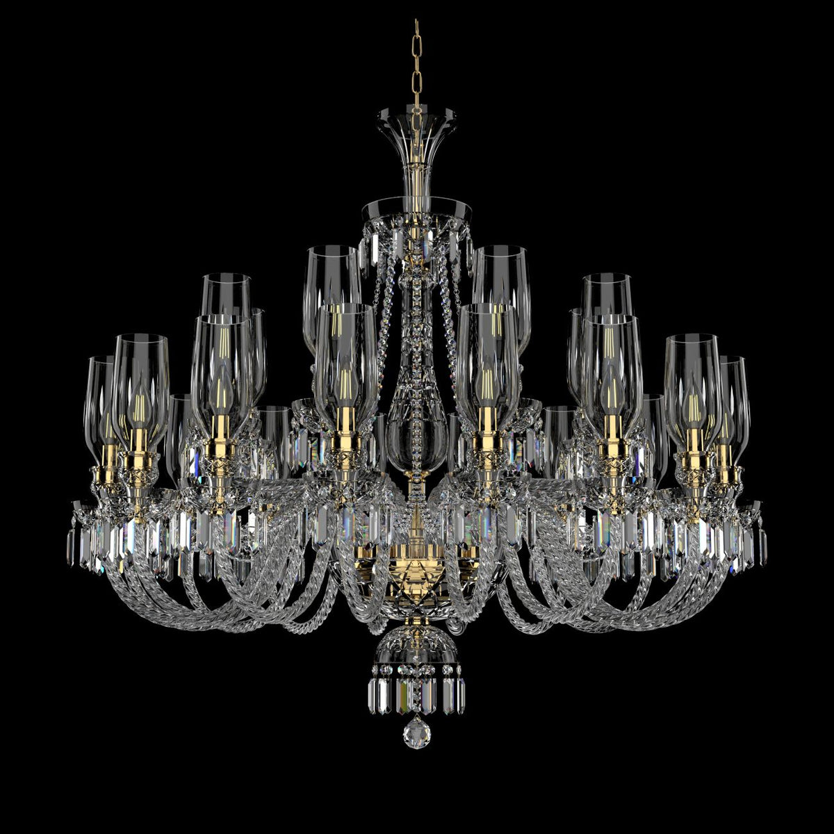 Lustre en cristal à plusieurs bras, suspendu par une chaîne dorée, sur fond noir.