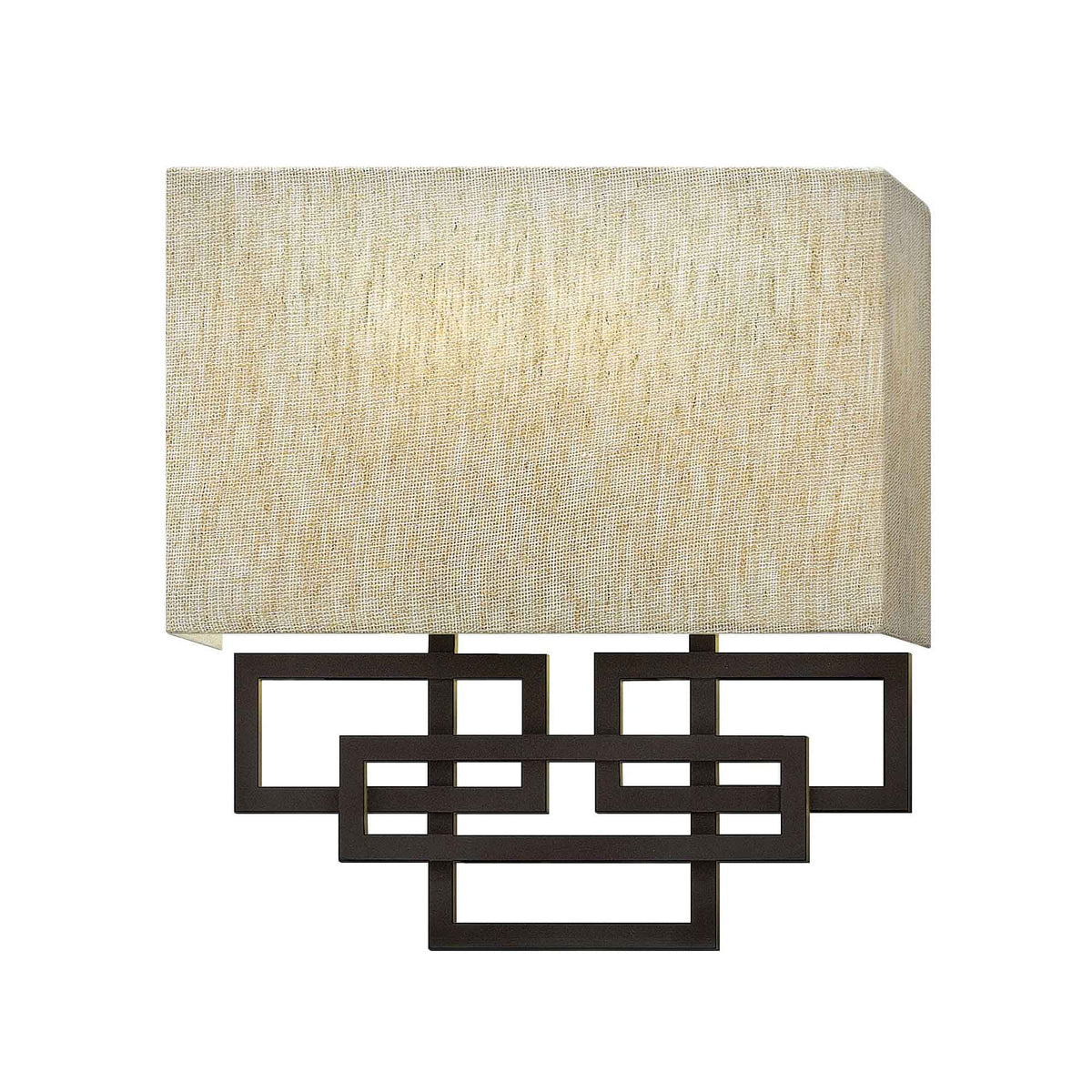 Vue de face de l'applique allumée diffusant une lumière chaude à travers l'abat-jour