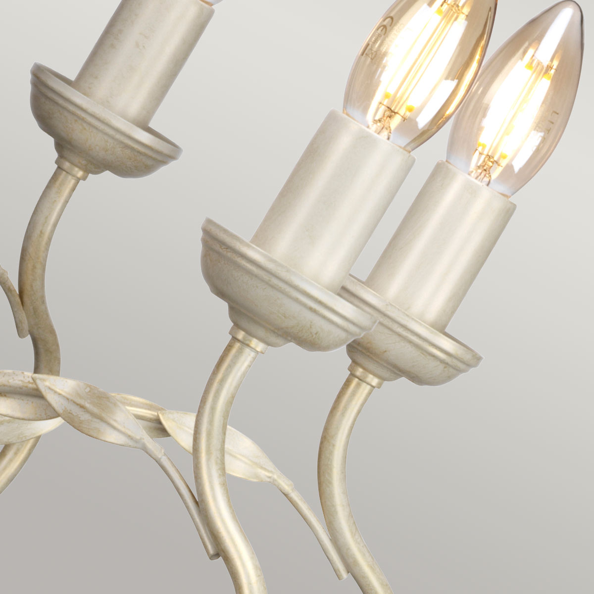 Lustre Olivia 8 lumières crème et doré
