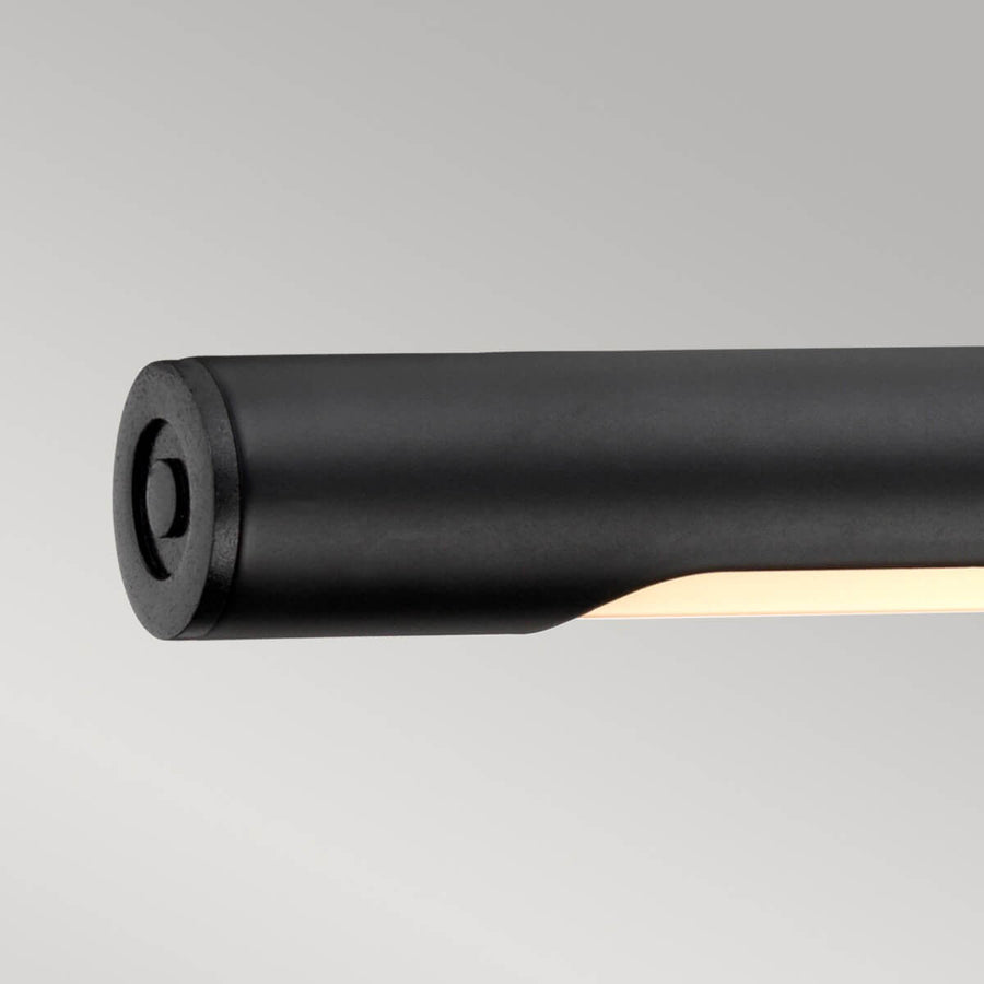 Extrémité du tube noir laissant apparaître le bandeau lumineux LED