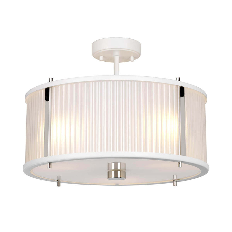 Détail de face des montants métalliques verticaux et du verre strié blanc du luminaire