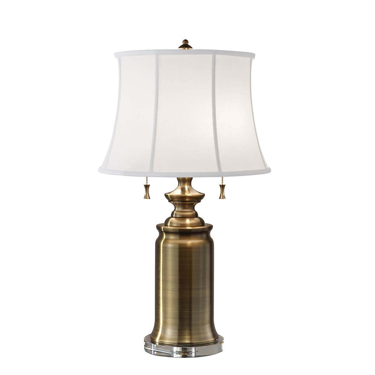 Lampe à poser de face avec abat-jour blanc et base cylindrique en laiton brossé