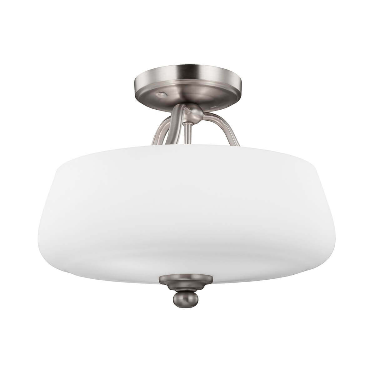 Plafonnier trois lumières vu de face, verre opalin blanc et structure nickel brossé