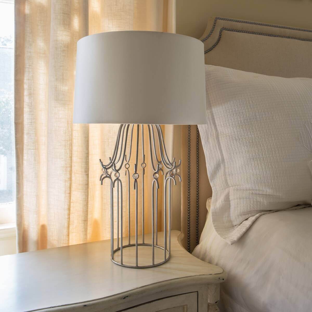 Lampe à poser Stella argentée et crème