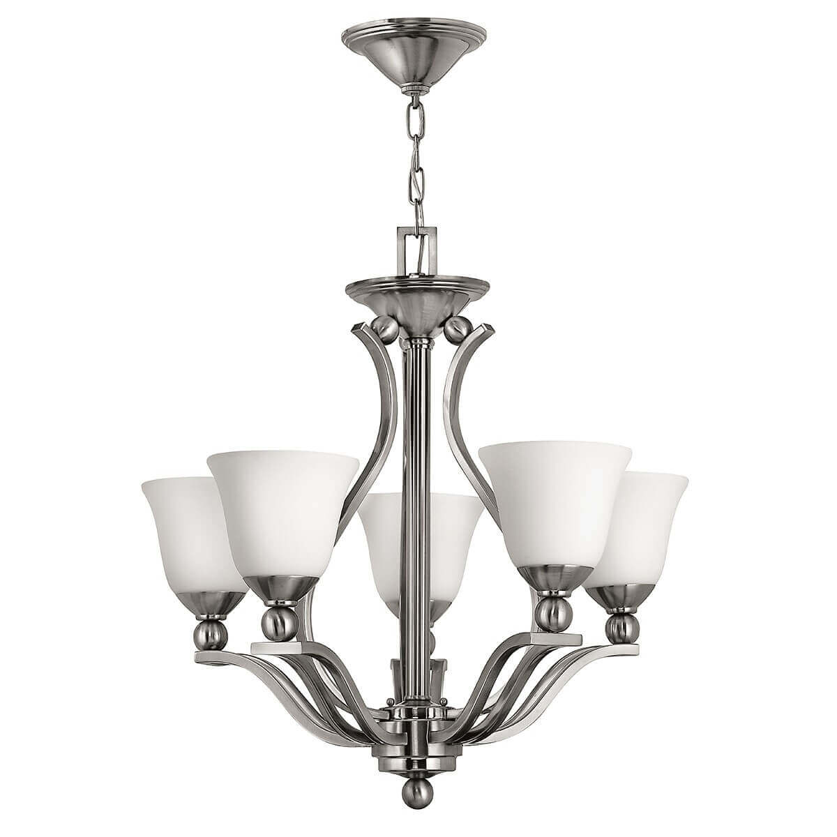 Vue de face du lustre cinq lumières en nickel satiné sur fond blanc