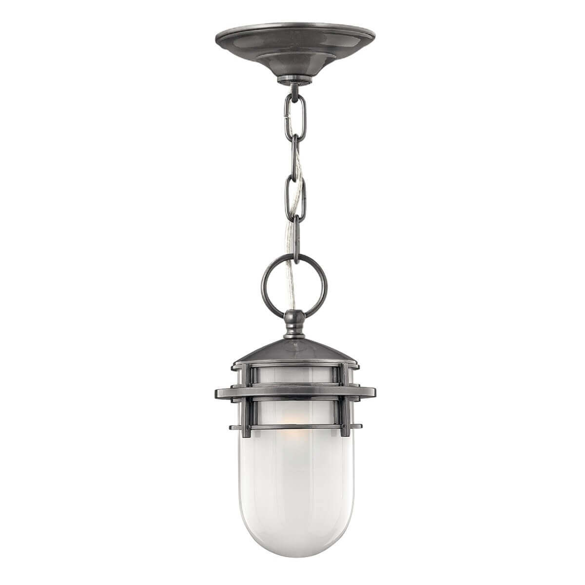 Suspension extérieure complète avec chaîne, rosace et lanterne en verre.