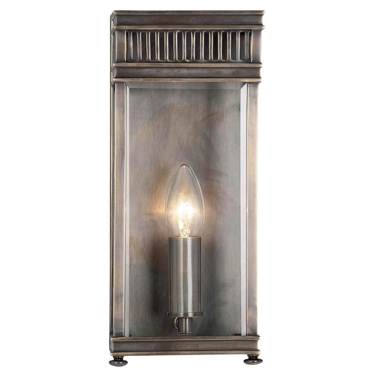 Applique murale rectangulaire en bronze antique avec ampoule allumée derrière verre