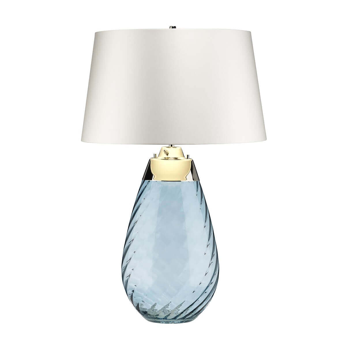 Mise en lumière du verre bleu facetté et de la finition dorée du col