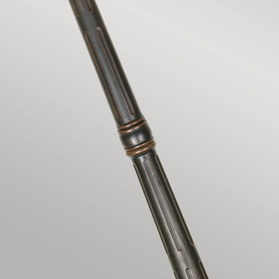 Détail du mât cylindrique, bagues bronze et nervures cannelées en finition vieillie