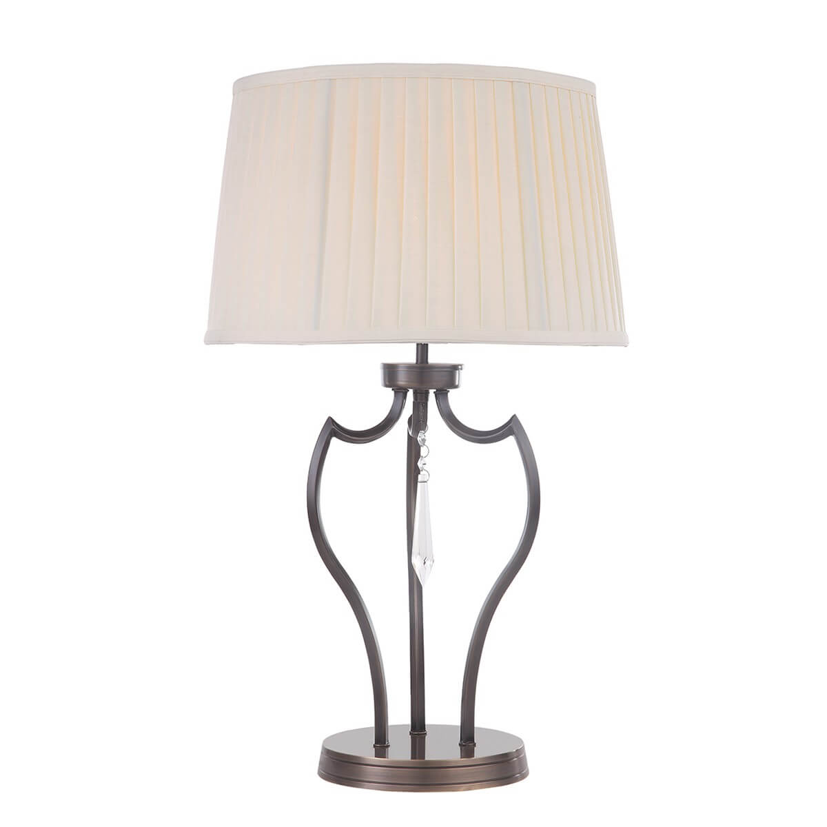 Lampe à poser vue de face, abat-jour crème plissé et pampille en cristal