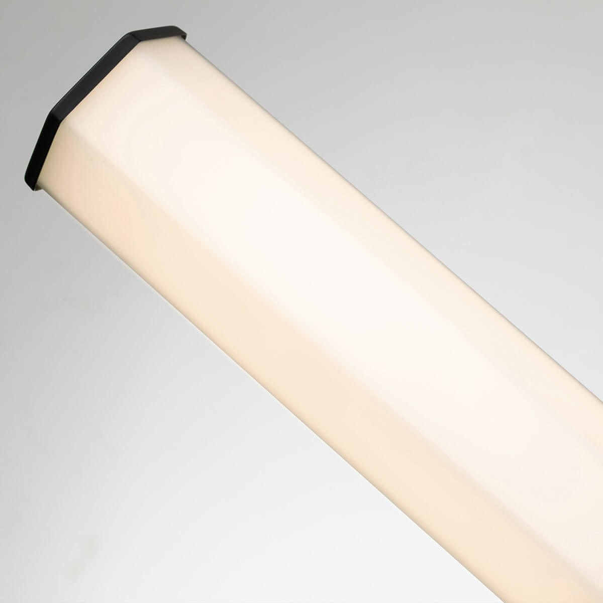 Applique murale Facet noire mat et opale, verre, H 65,9 cm