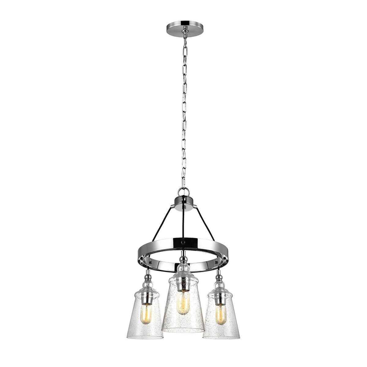 Vue d'ensemble du lustre trois lumières suspendu, structure chromée et abat-jours coniques en verre transparent