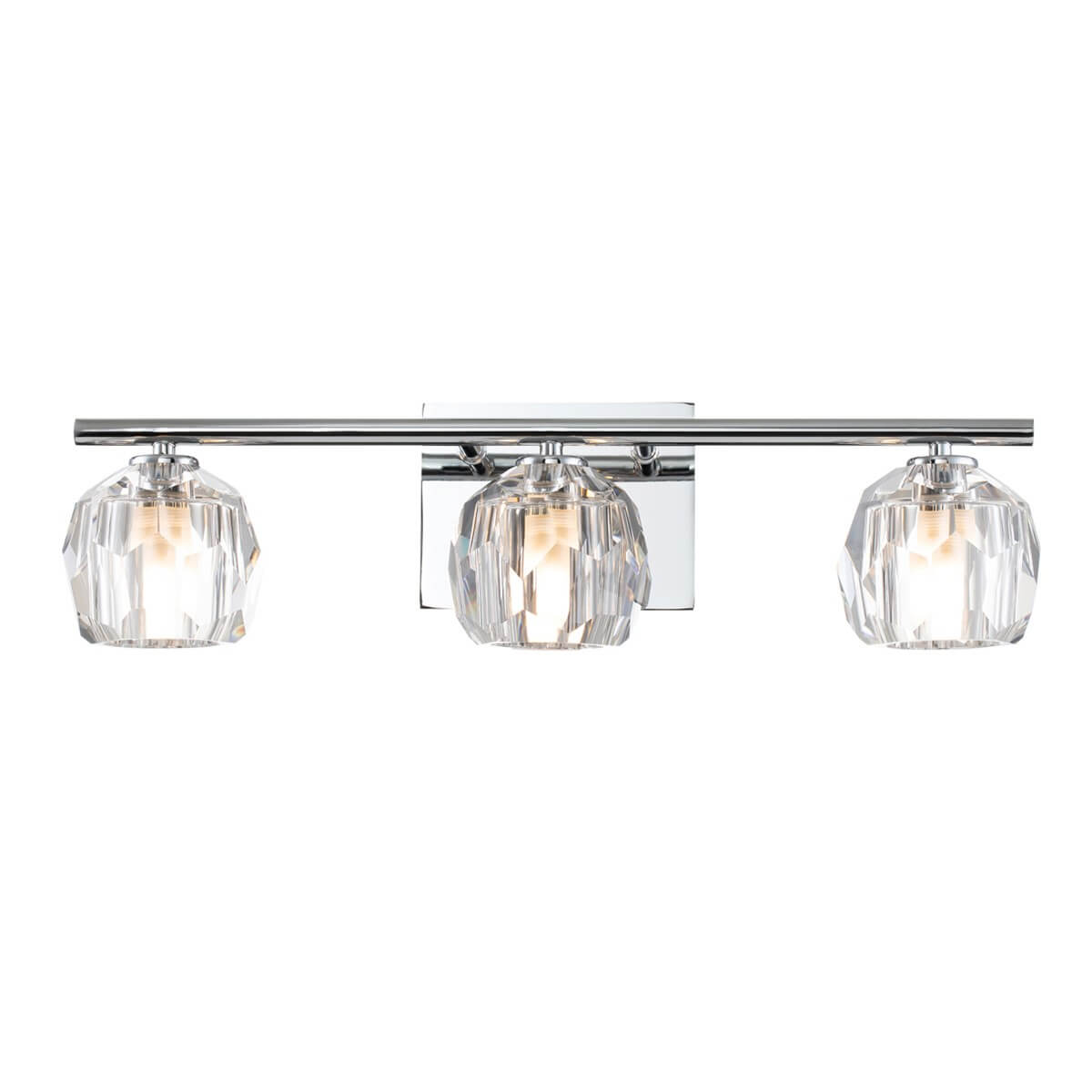 Vue de face de l’applique murale chromée à trois luminaires en cristal taillé