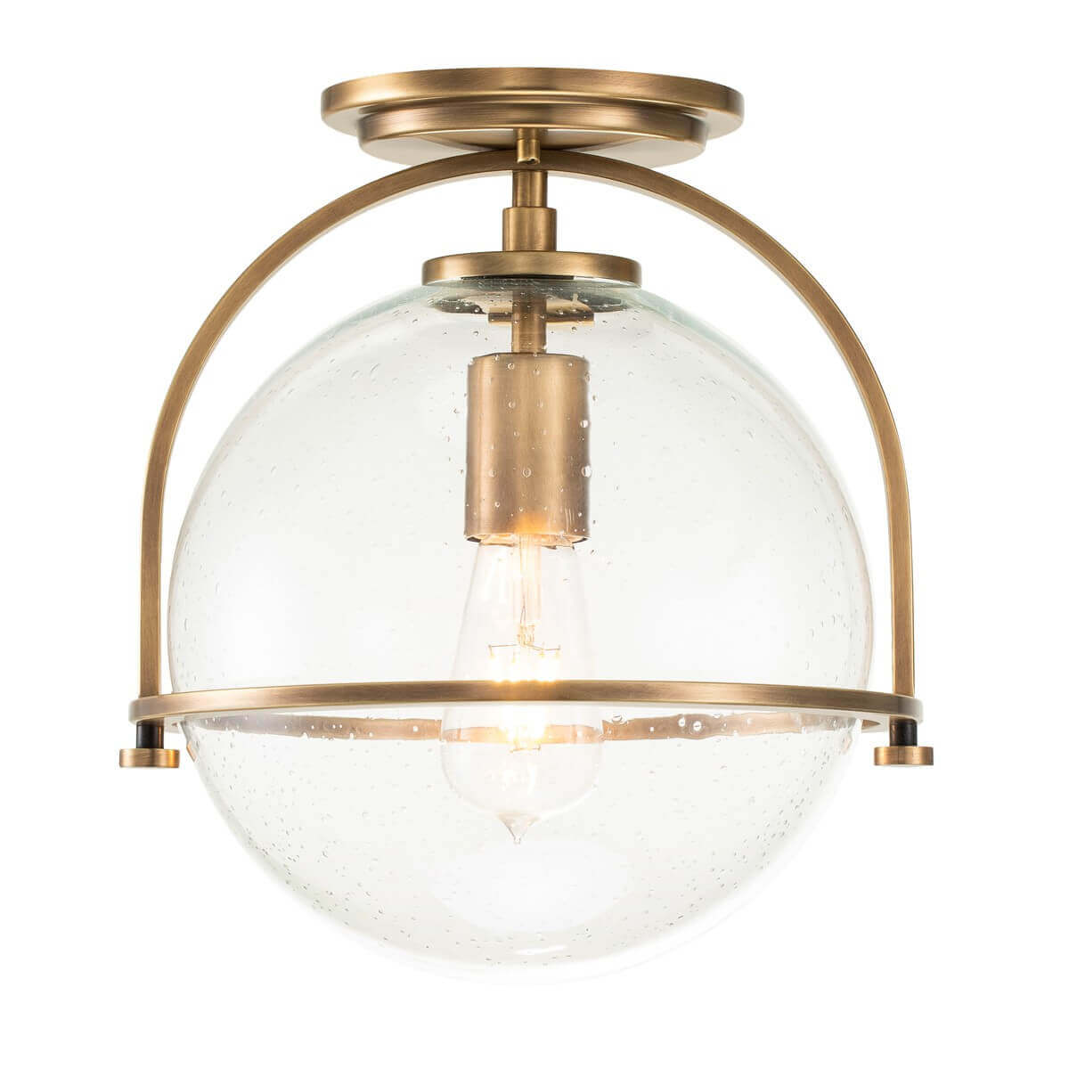 Plafonnier complet vu de face, sphère en verre moucheté et armature en laiton brossé
