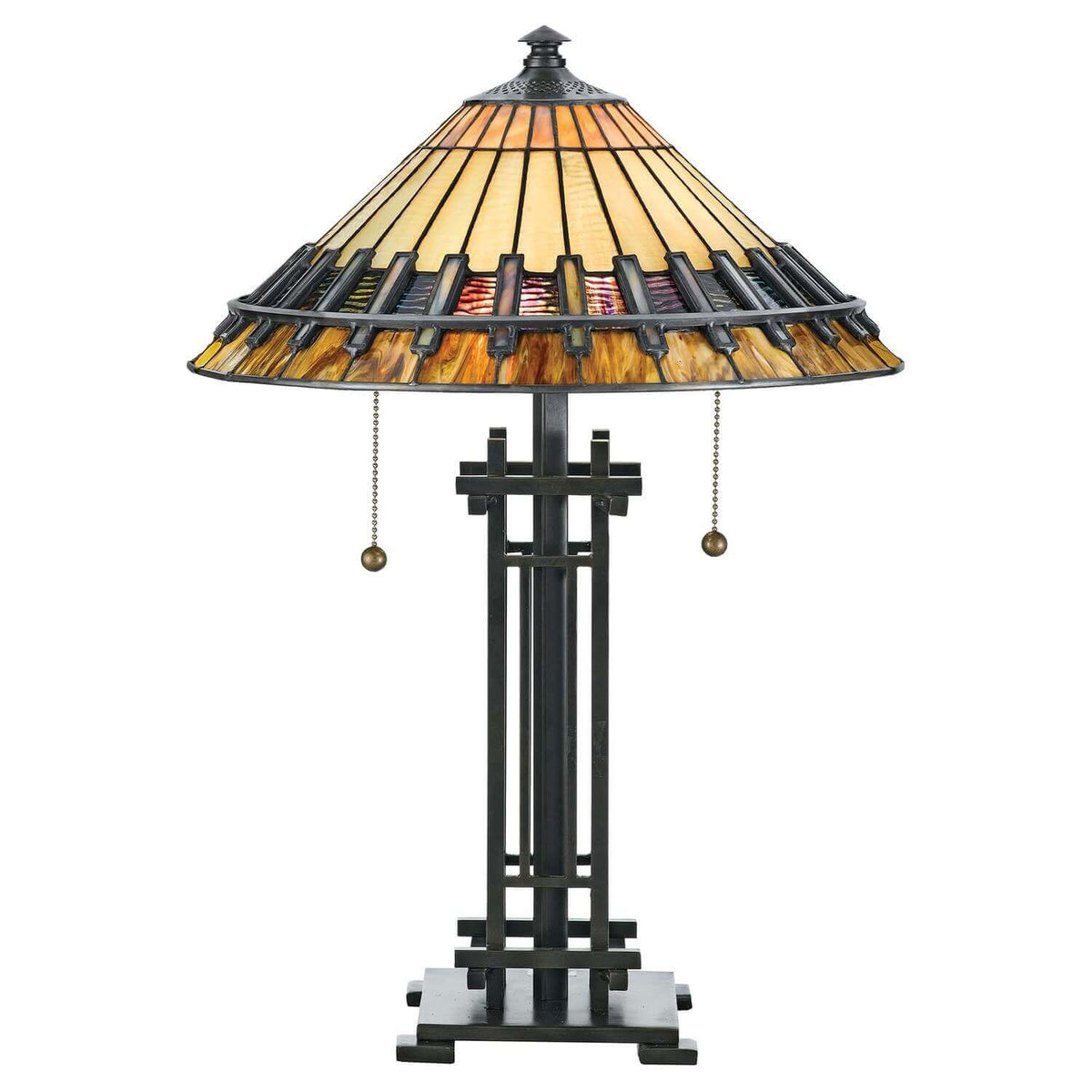Vue de face de la lampe à poser avec abat-jour conique en verre et socle métallique.