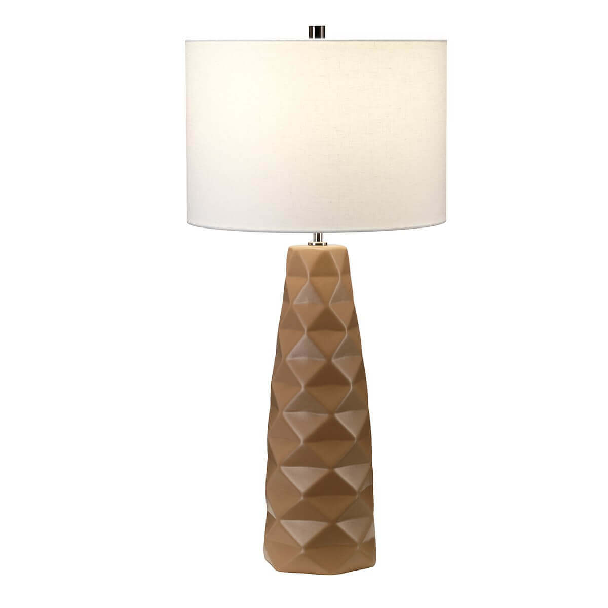 Lampe à poser vue de face, abat-jour cylindrique blanc et base crème facettée