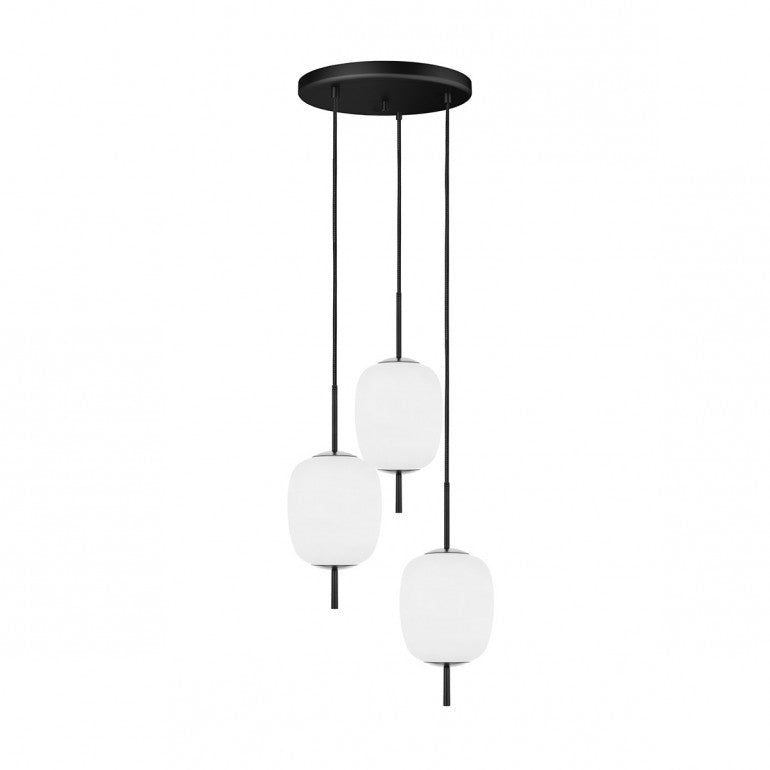 Suspension noire à trois abat-jours ovales en verre opalin blanc sur fond neutre