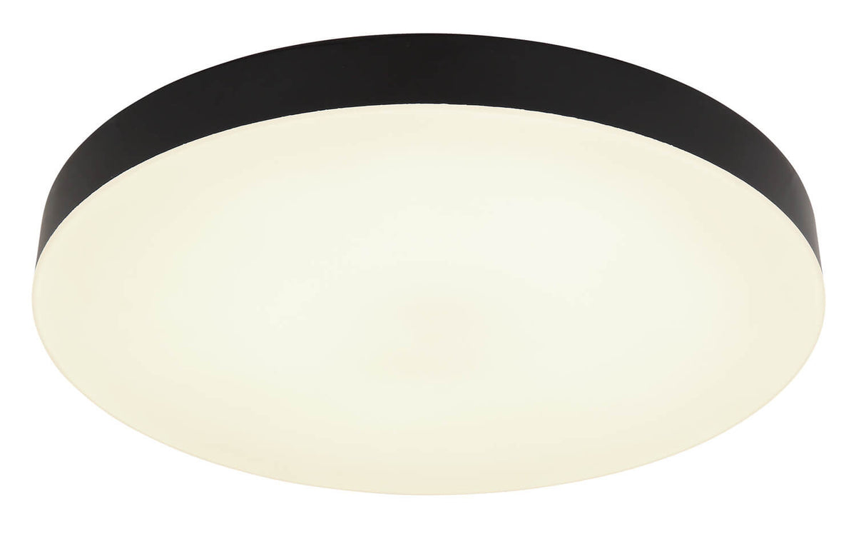 Vue rapprochée du plafonnier rond, cerclage noir mat et diffuseur opale allumé