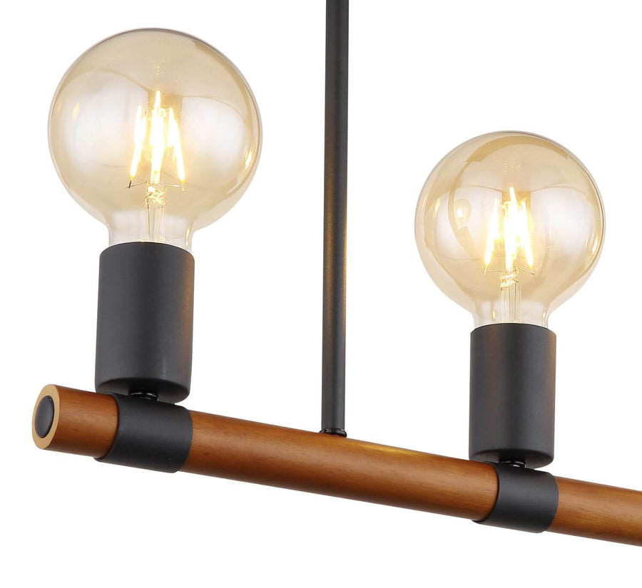 Gros plan sur la finition, colliers noirs et embouts en bois