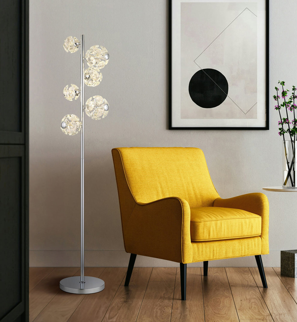 Mise en ambiance salon avec fauteuil jaune moutarde et cadre graphique