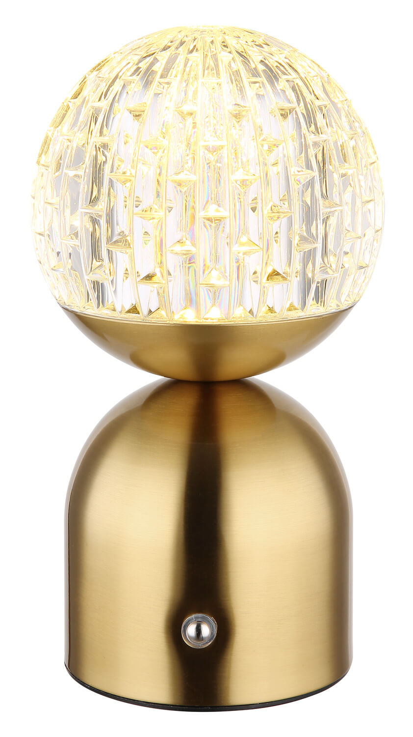 Détail du luminaire allumé, lumière chaude traversant le verre cristallin