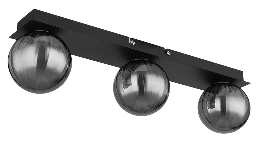 Vue du plafonnier éteint, globes en verre fumé et base noire rectangulaire.