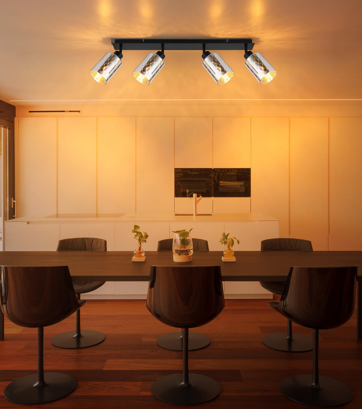 Mise en ambiance au-dessus d'une table de salle à manger contemporaine