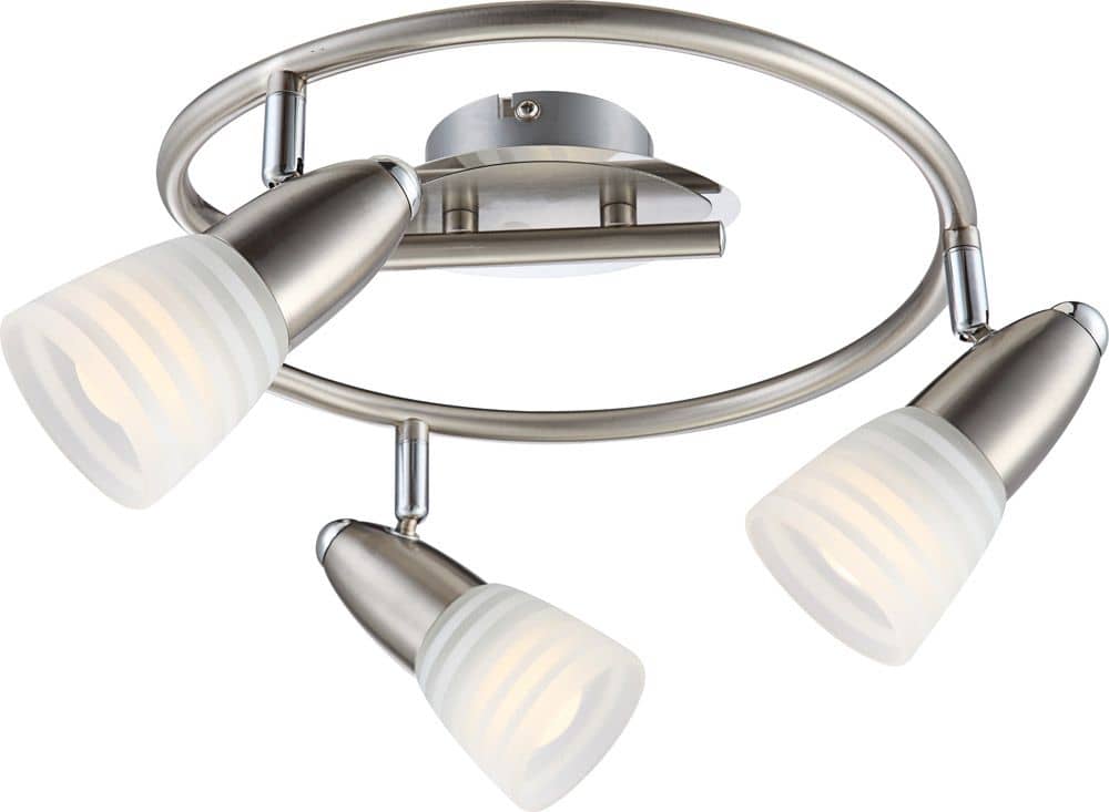 Vue rapprochée du luminaire, montrant les diffuseurs en verre strié et la finition nickel