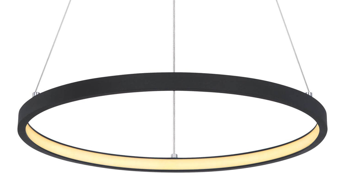 Détail rapproché de l'anneau LED noir mat et de sa lumière chaude diffuse