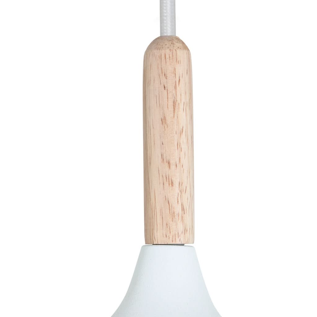 Détail rapproché de la douille cylindrique en bois clair et du câble tressé