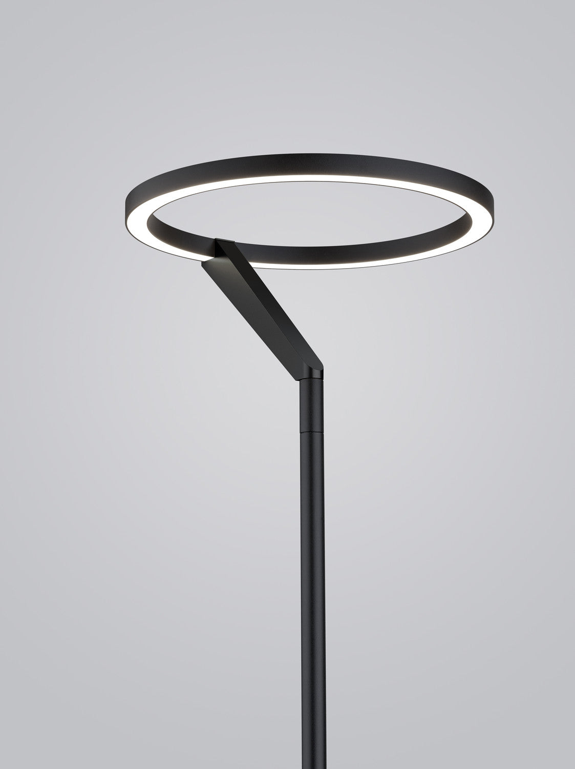 Gros plan du cercle lumineux LED et de l'articulation noire