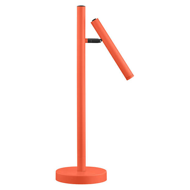 Lampe à poser orange vue de trois quarts sur fond blanc