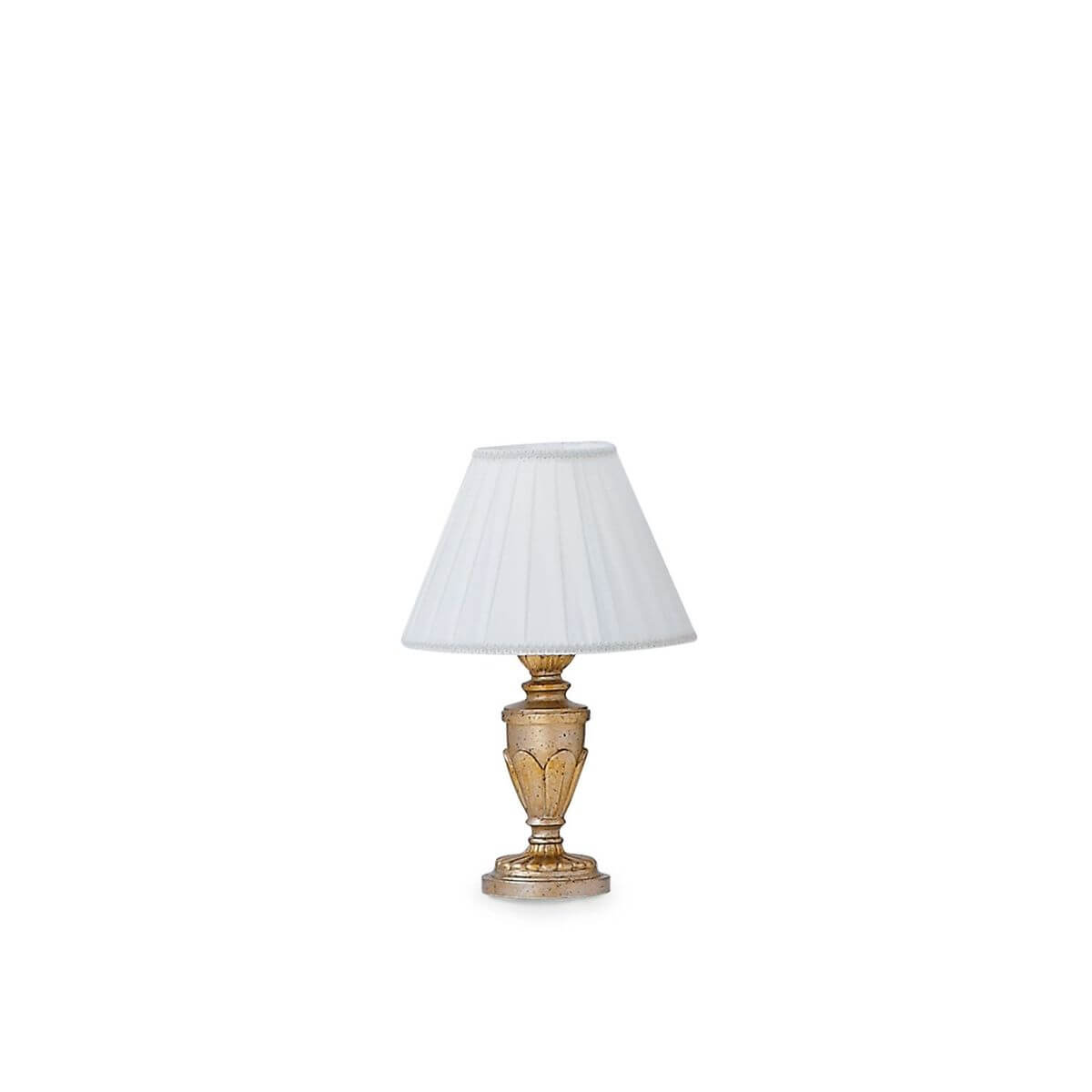 Lampe à poser dorée avec abat-jour en tissu plissé blanc, vue de face sur fond neutre