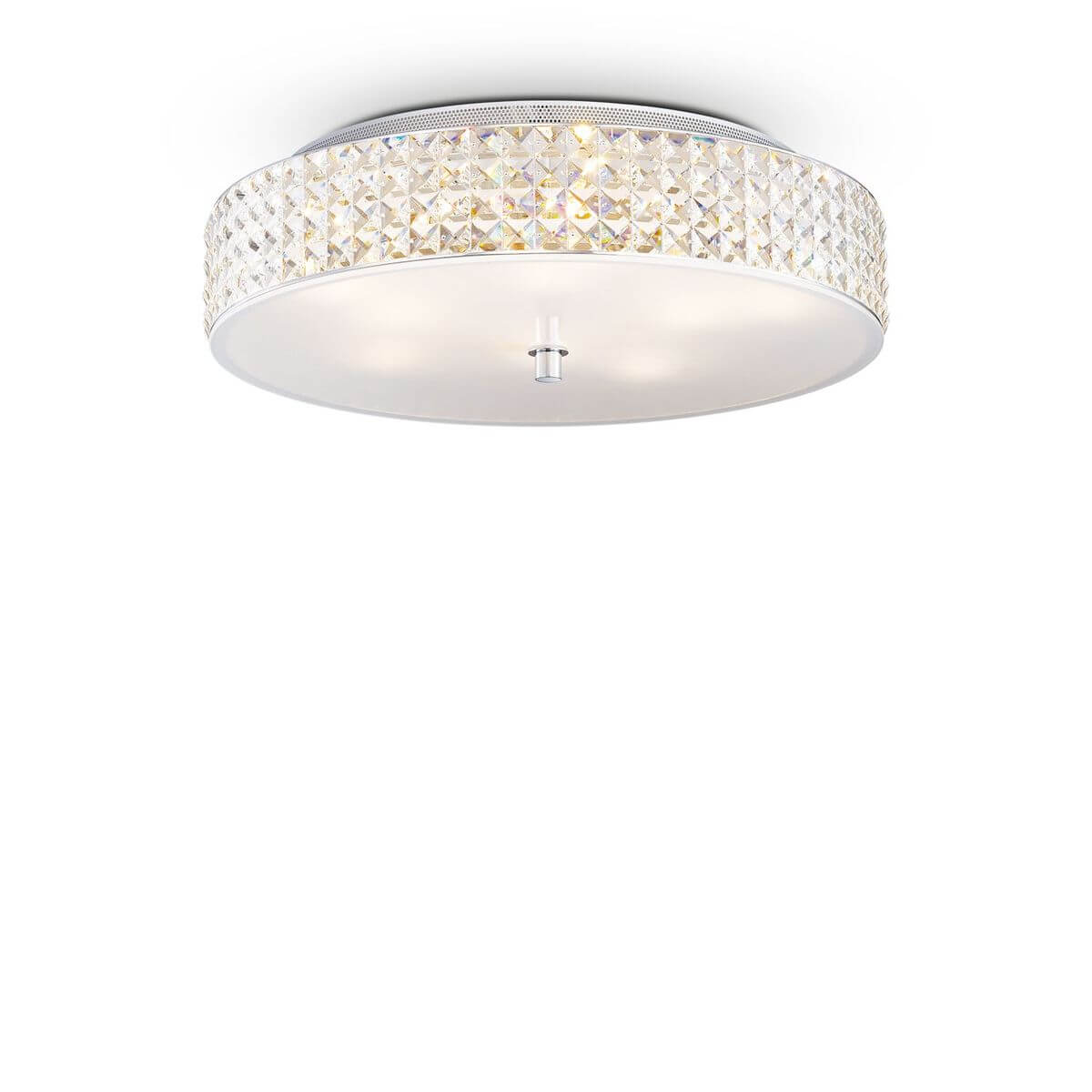 Plafonnier rond chromé vu de face avec cercle de cristaux taillés, fond blanc
