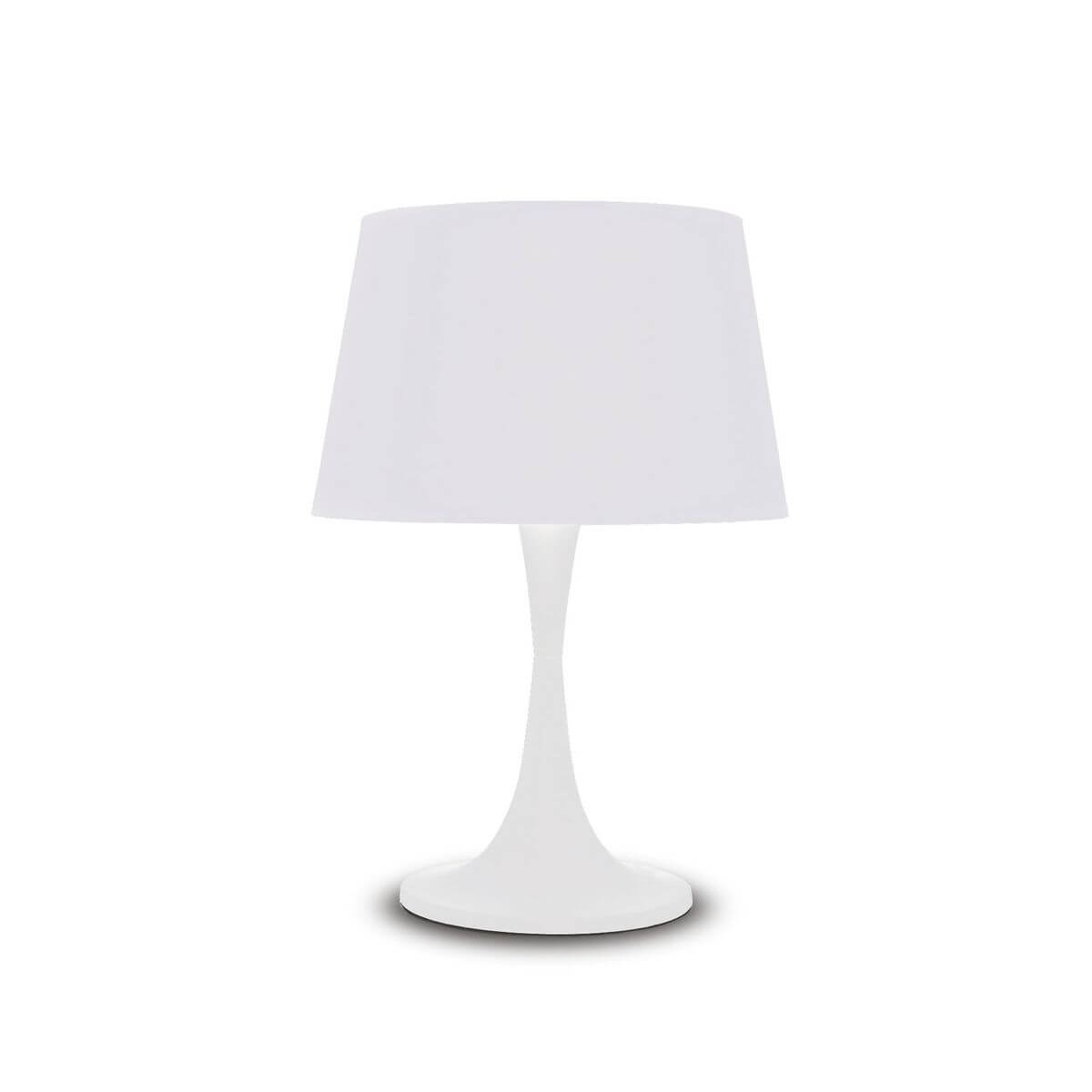 Lampe à poser blanche de face avec abat-jour en tissu et pied tulipier.