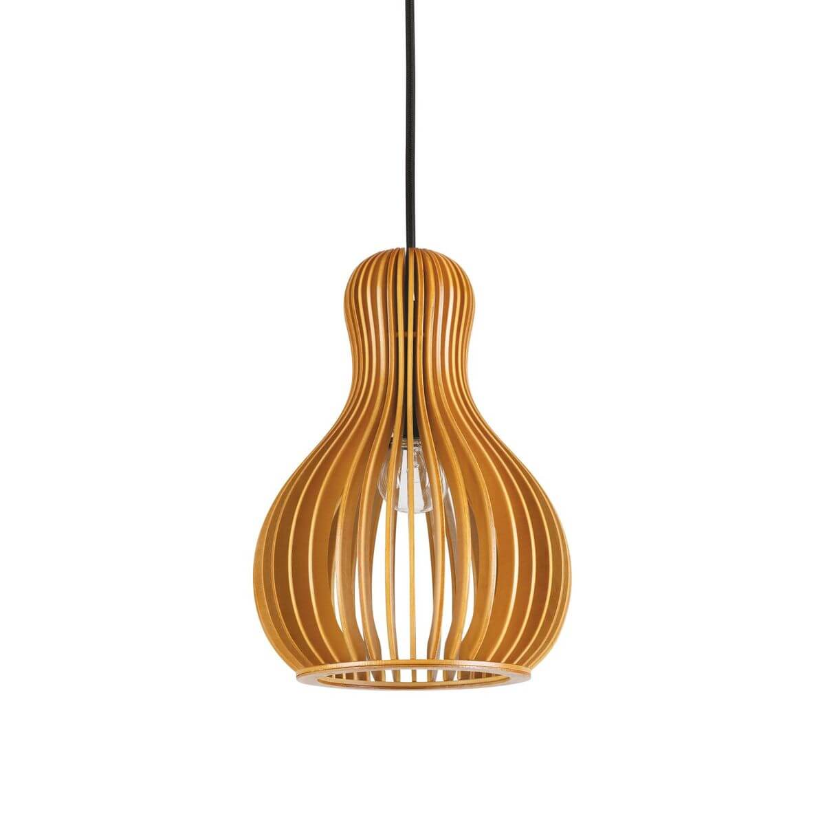 Suspension en lamelles de bois clair forme goutte, ampoule visible sur fond blanc.