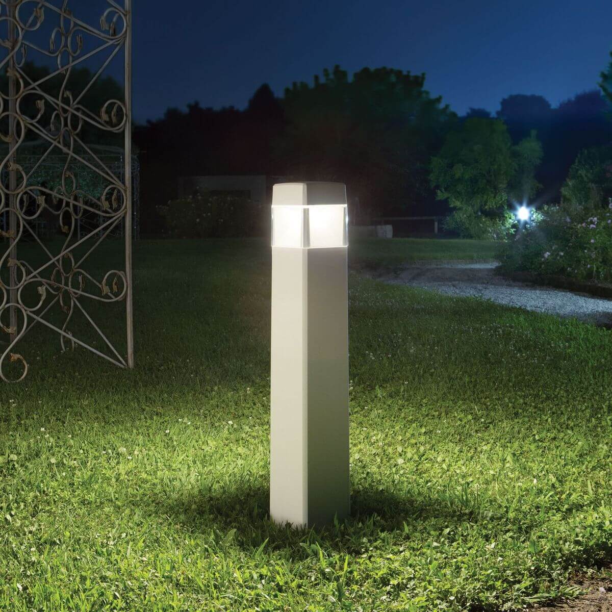 Lampadaire extérieur Cosmo blanc