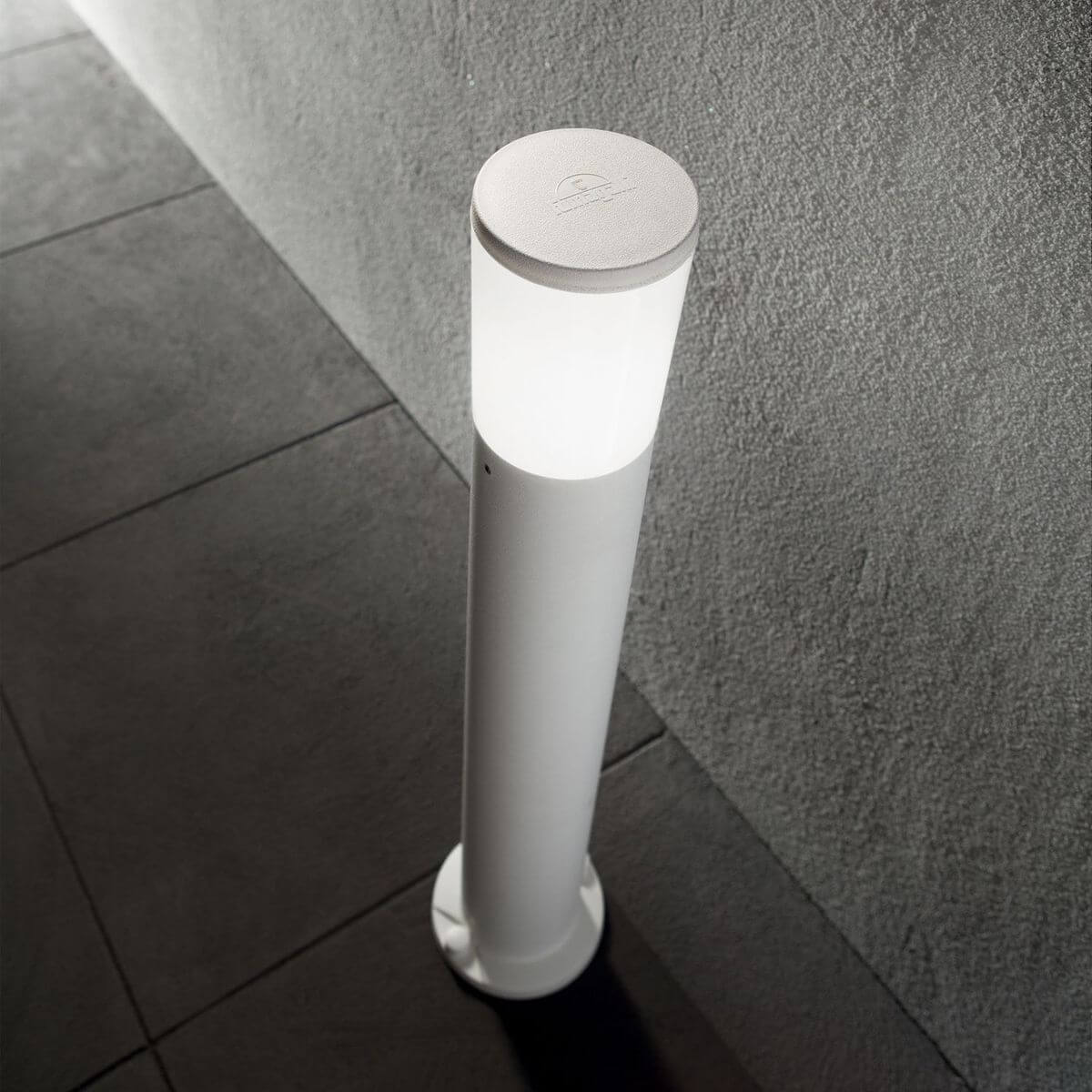 Lampadaire extérieur Atena blanc