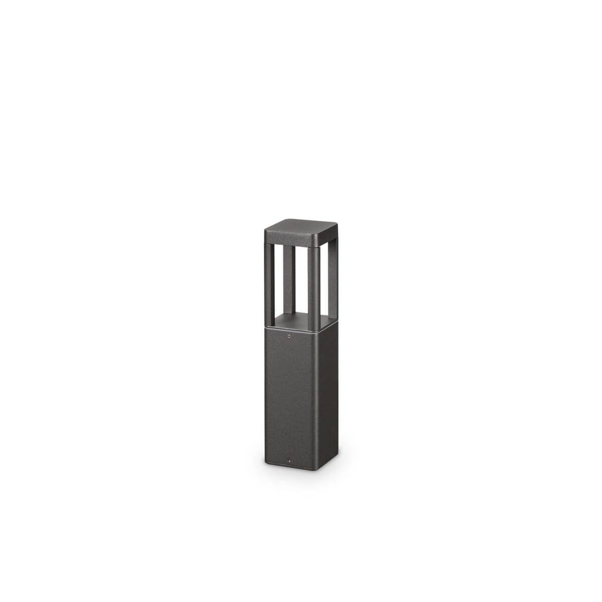 Lampadaire extérieur anthracite vu de face, structure rectangulaire avec partie supérieure en cage.