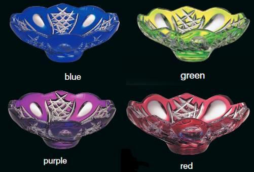 Nuancier des coupes en verre ciselé : bleu, vert, violet et rouge, quatre coloris