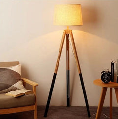 Holz-Stativ-Stehleuchte | Natürliche Eleganz